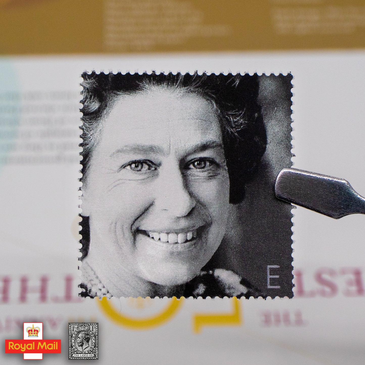 #331: 2002年 英女皇登基金禧 紀念郵票展示包